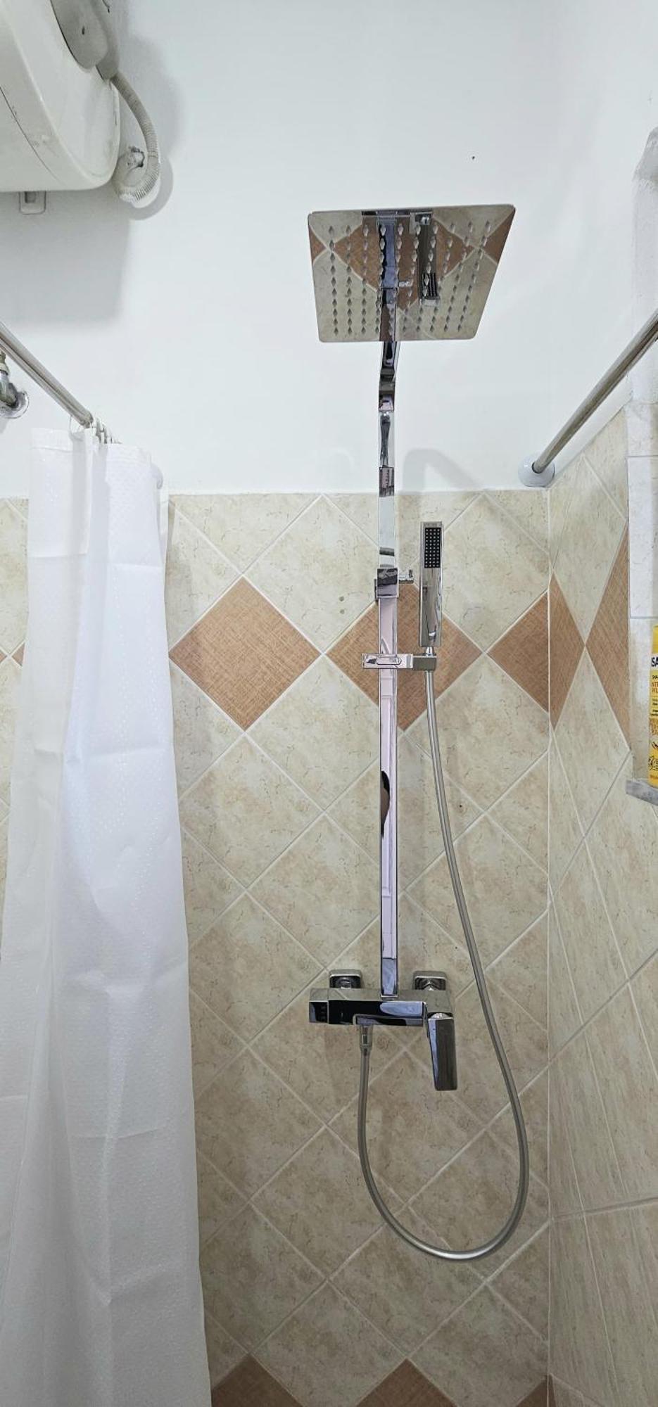 Joen Guesthouse Saranda Extérieur photo