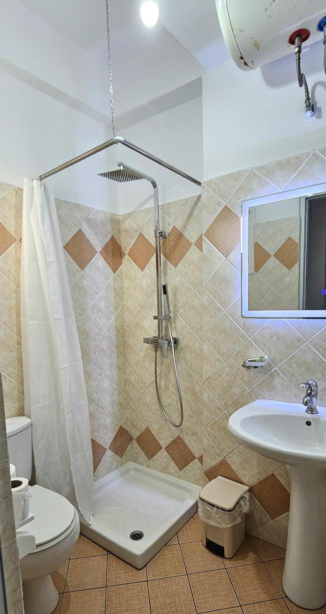 Joen Guesthouse Saranda Extérieur photo