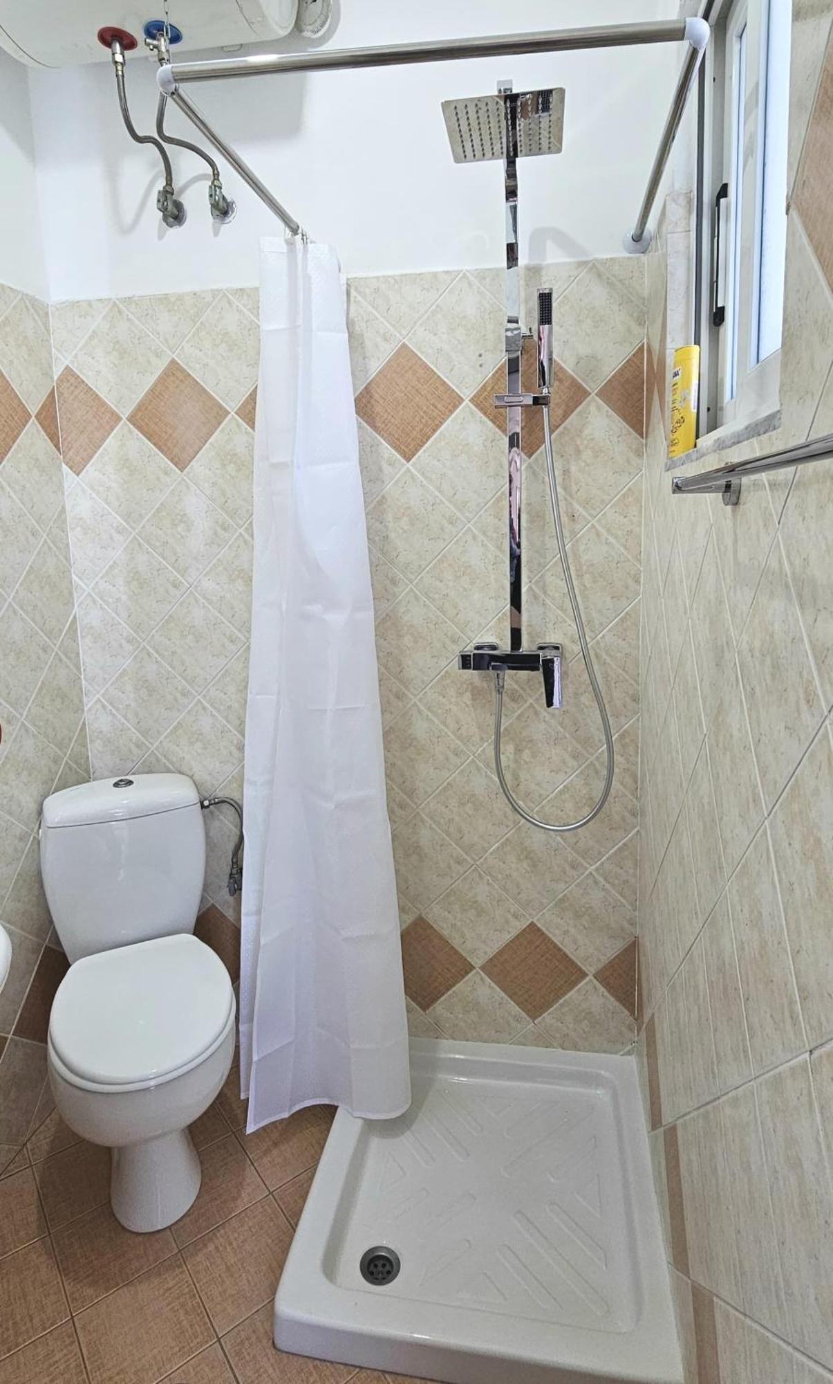 Joen Guesthouse Saranda Extérieur photo