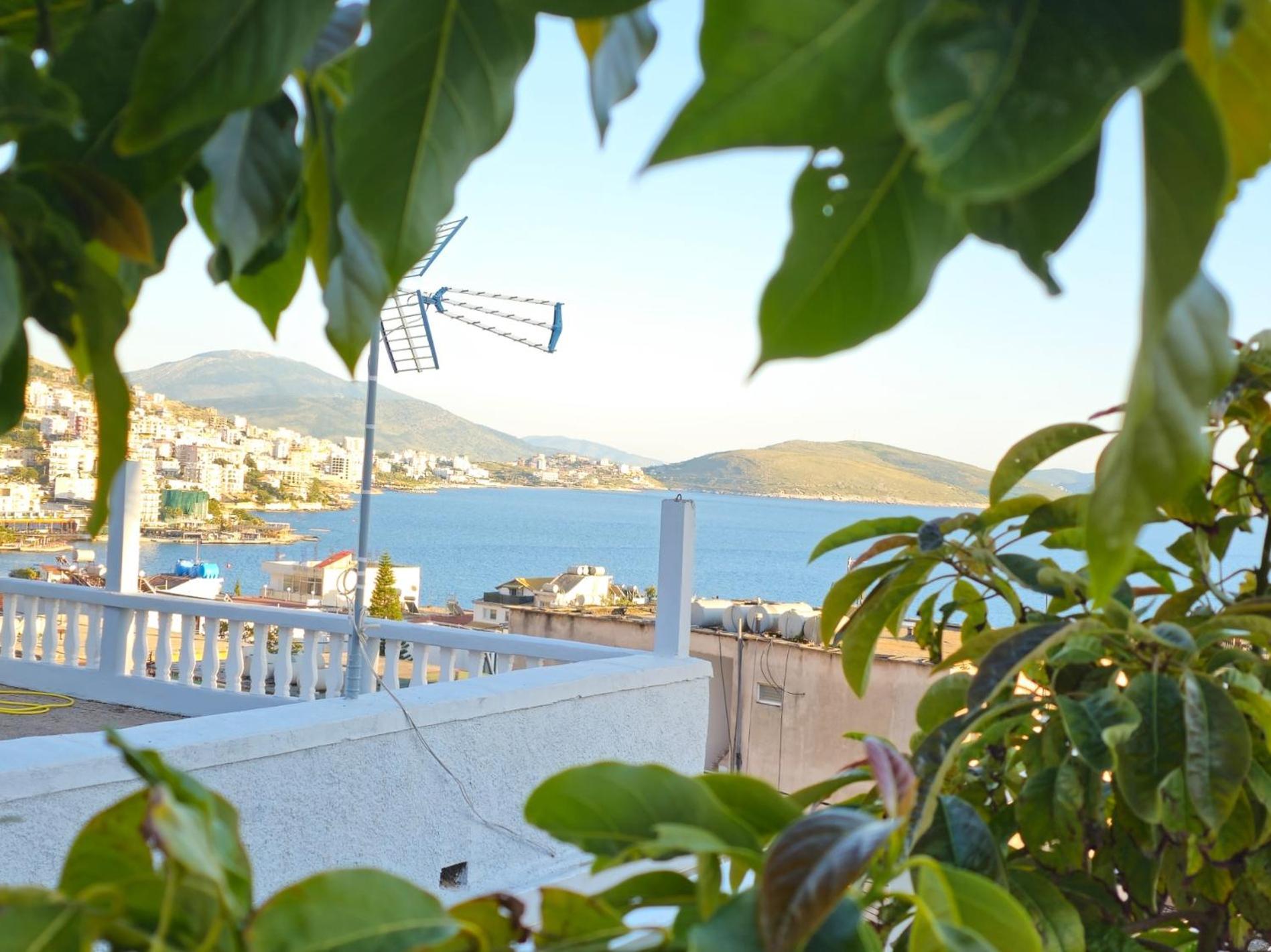 Joen Guesthouse Saranda Extérieur photo