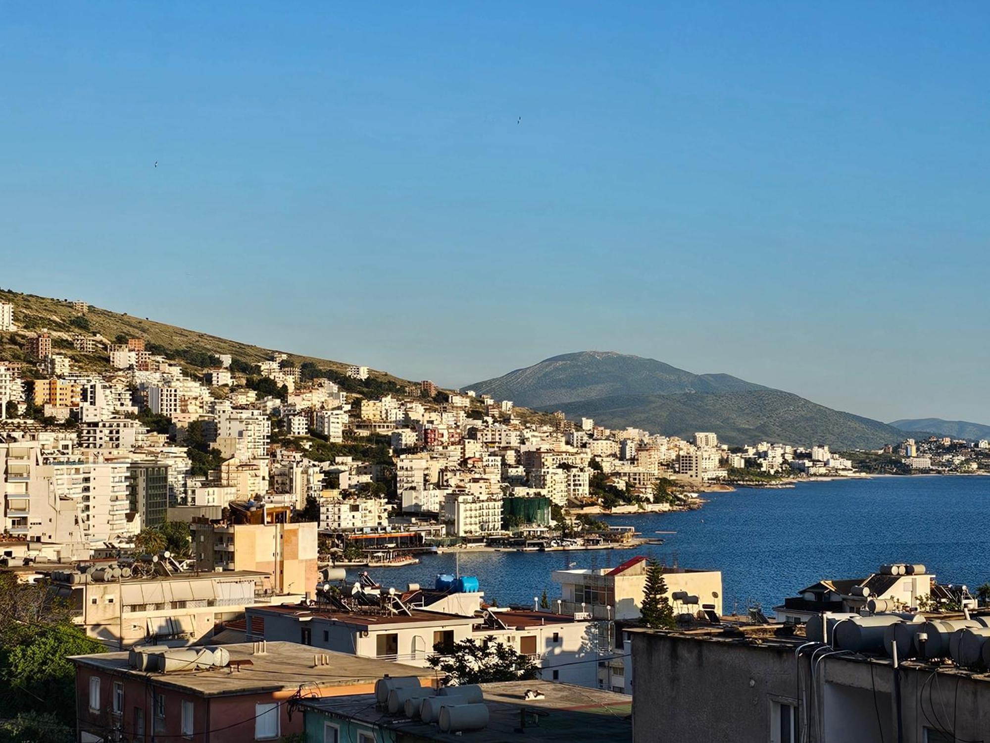 Joen Guesthouse Saranda Extérieur photo
