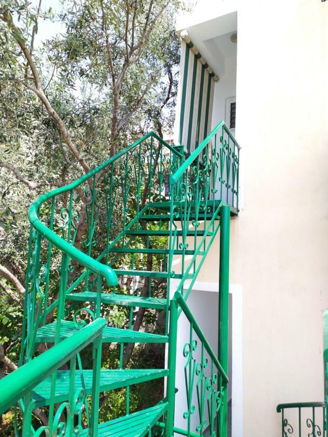 Joen Guesthouse Saranda Extérieur photo