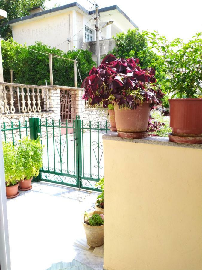 Joen Guesthouse Saranda Extérieur photo